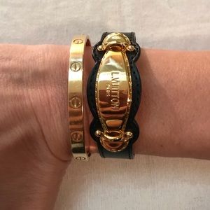 Louis Vuitton Black Leather Handle It Bracelet